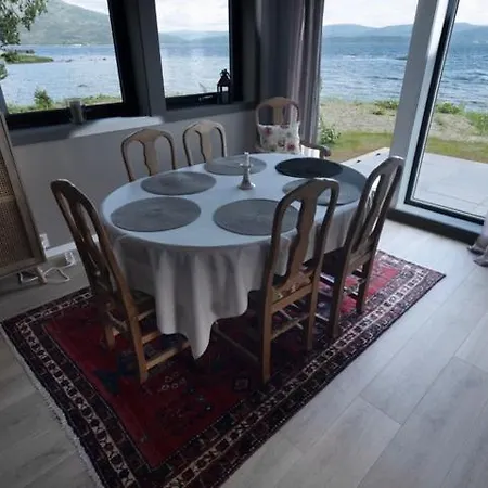 Holiday home Sjohuset *